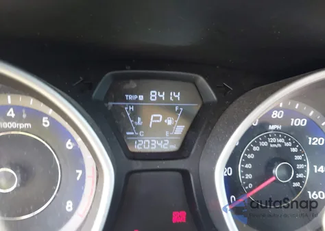 2014 Hyundai Elantra Se z USA, uszkodzony, nr VIN KMHDH4AE1EU142588